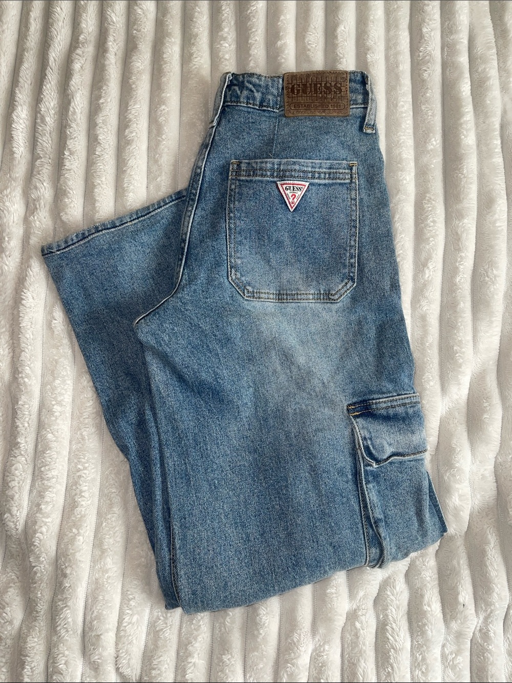 GUESS Baggy cargo jeans in classic denim 26x32
